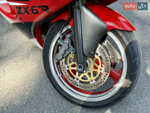 Красный Кавасаки Ninja ZX-6R, объемом двигателя 0.6 л и пробегом 33 тыс. км за 4000 $, фото 9 на Automoto.ua