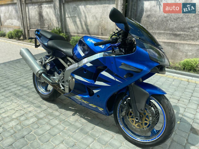 Синий Кавасаки Ninja ZX-6R, объемом двигателя 0.6 л и пробегом 39 тыс. км за 4500 $, фото 2 на Automoto.ua