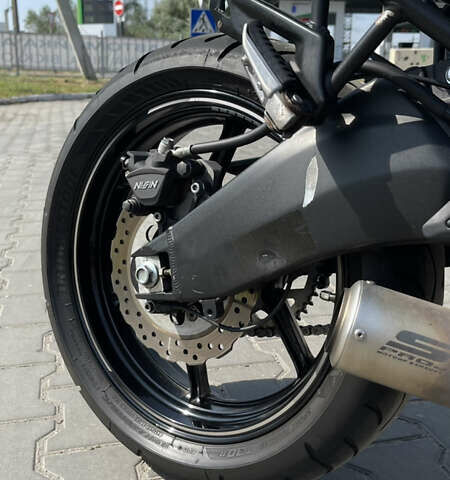 Черный Кавасаки Versys 650, объемом двигателя 0.65 л и пробегом 32 тыс. км за 5000 $, фото 31 на Automoto.ua