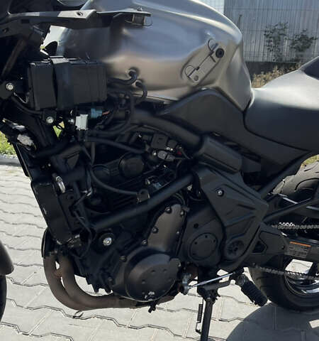 Черный Кавасаки Versys 650, объемом двигателя 0.65 л и пробегом 32 тыс. км за 5000 $, фото 12 на Automoto.ua
