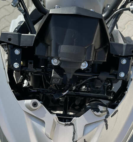 Черный Кавасаки Versys 650, объемом двигателя 0.65 л и пробегом 32 тыс. км за 5000 $, фото 27 на Automoto.ua
