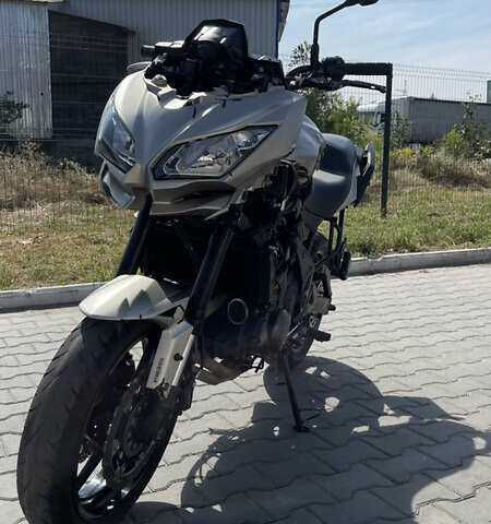 Черный Кавасаки Versys 650, объемом двигателя 0.65 л и пробегом 32 тыс. км за 5000 $, фото 5 на Automoto.ua