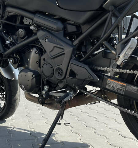 Черный Кавасаки Versys 650, объемом двигателя 0.65 л и пробегом 32 тыс. км за 5000 $, фото 21 на Automoto.ua