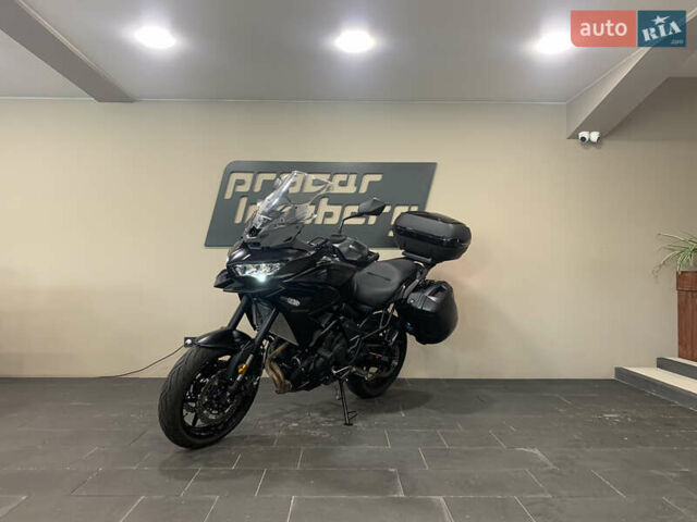 Черный Кавасаки Versys 650, объемом двигателя 0.65 л и пробегом 19 тыс. км за 10900 $, фото 4 на Automoto.ua