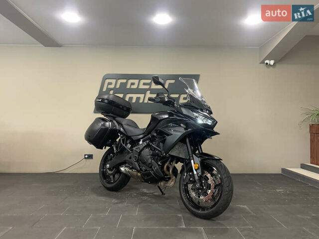 Черный Кавасаки Versys 650, объемом двигателя 0.65 л и пробегом 19 тыс. км за 10900 $, фото 1 на Automoto.ua