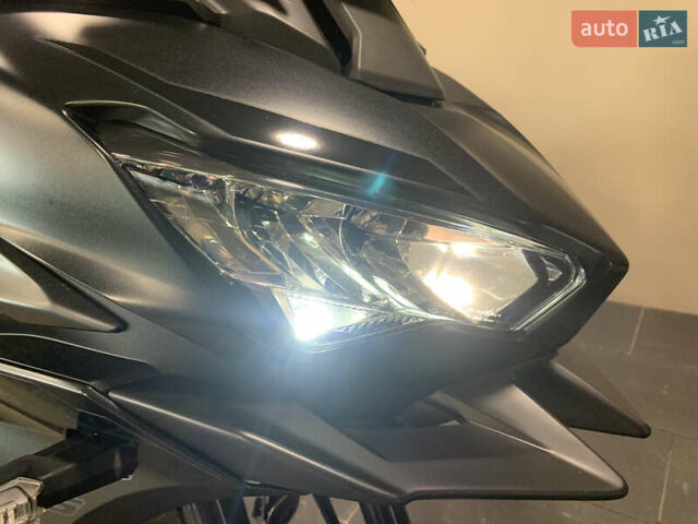Черный Кавасаки Versys 650, объемом двигателя 0.65 л и пробегом 19 тыс. км за 10900 $, фото 14 на Automoto.ua