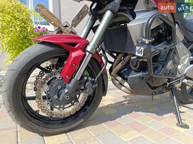 Красный Кавасаки Versys 650, объемом двигателя 0.65 л и пробегом 35 тыс. км за 5000 $, фото 5 на Automoto.ua