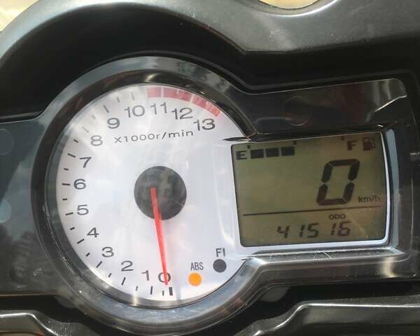 Желтый Кавасаки Versys 650, объемом двигателя 0.65 л и пробегом 41 тыс. км за 4700 $, фото 4 на Automoto.ua