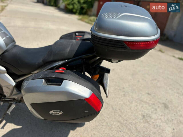 Серый Кавасаки Versys 650, объемом двигателя 0.65 л и пробегом 49 тыс. км за 4700 $, фото 29 на Automoto.ua