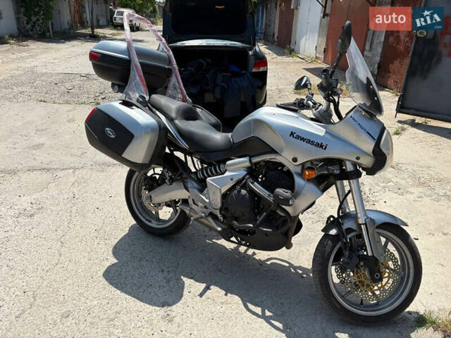 Серый Кавасаки Versys 650, объемом двигателя 0.65 л и пробегом 49 тыс. км за 4700 $, фото 2 на Automoto.ua