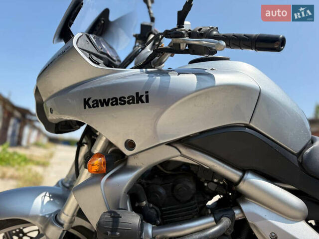 Серый Кавасаки Versys 650, объемом двигателя 0.65 л и пробегом 49 тыс. км за 4700 $, фото 20 на Automoto.ua