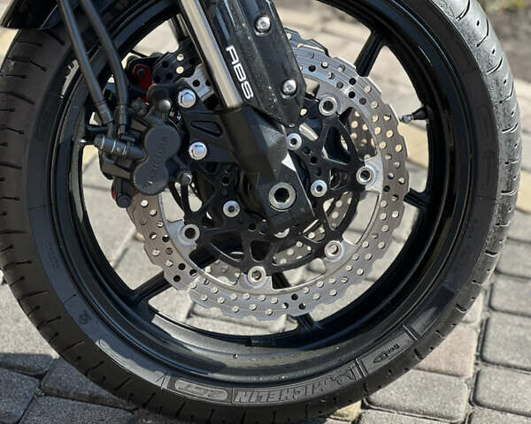 Зеленый Кавасаки Versys 650, объемом двигателя 0.65 л и пробегом 1 тыс. км за 5100 $, фото 9 на Automoto.ua