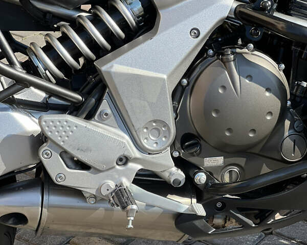 Зеленый Кавасаки Versys 650, объемом двигателя 0.65 л и пробегом 1 тыс. км за 5100 $, фото 11 на Automoto.ua