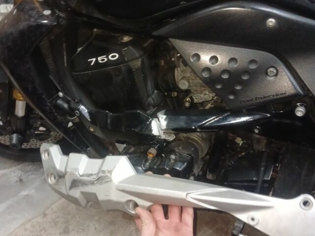 Кавасакі Z750, об'ємом двигуна 0.75 л та пробігом 0 тис. км за 2000 $, фото 6 на Automoto.ua