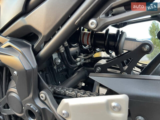 Черный Кавасаки Z900, объемом двигателя 0.9 л и пробегом 27 тыс. км за 9600 $, фото 19 на Automoto.ua
