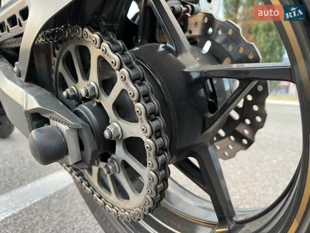 Черный Кавасаки Z900, объемом двигателя 0.9 л и пробегом 27 тыс. км за 9600 $, фото 30 на Automoto.ua