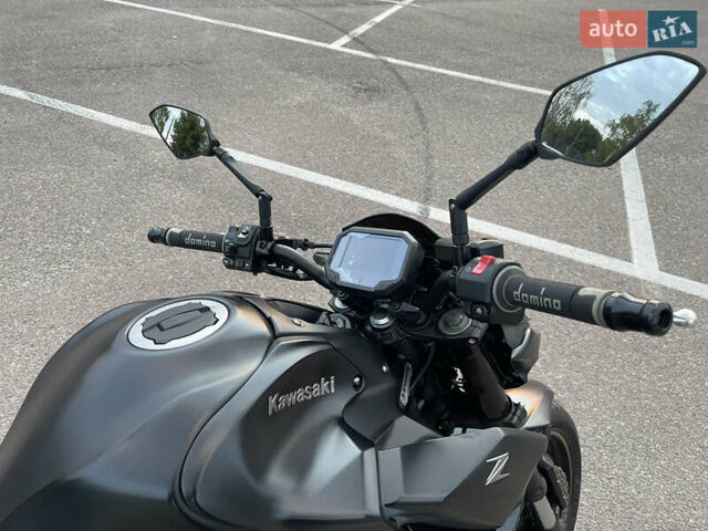 Черный Кавасаки Z900, объемом двигателя 0.9 л и пробегом 27 тыс. км за 9600 $, фото 5 на Automoto.ua