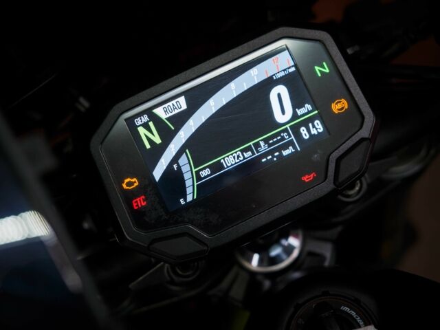 Кавасаки Z900, объемом двигателя 0.95 л и пробегом 0 тыс. км за 12500 $, фото 9 на Automoto.ua
