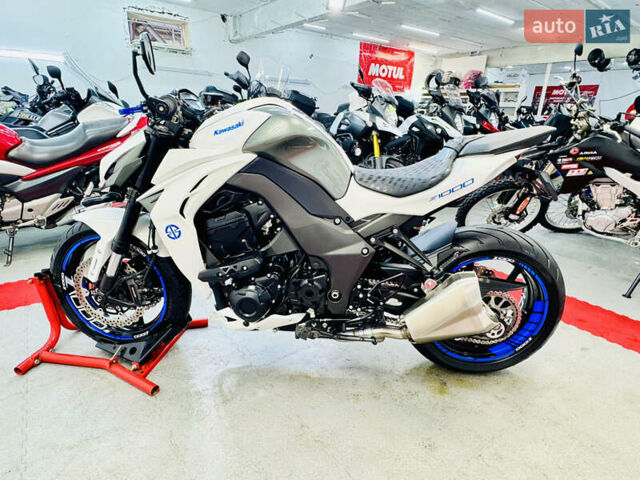Белый Кавасаки Z 1000, объемом двигателя 1 л и пробегом 16 тыс. км за 12500 $, фото 8 на Automoto.ua