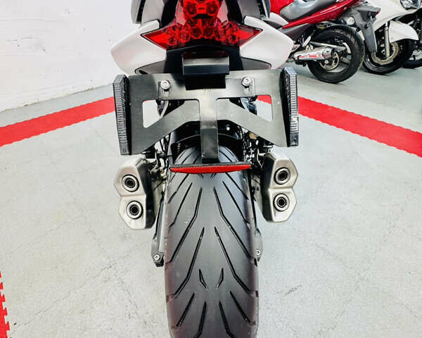 Белый Кавасаки Z 1000, объемом двигателя 1 л и пробегом 16 тыс. км за 12500 $, фото 27 на Automoto.ua