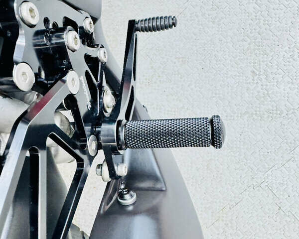 Белый Кавасаки Z 1000, объемом двигателя 1 л и пробегом 16 тыс. км за 12500 $, фото 20 на Automoto.ua