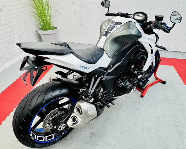 Белый Кавасаки Z 1000, объемом двигателя 1 л и пробегом 16 тыс. км за 12500 $, фото 7 на Automoto.ua