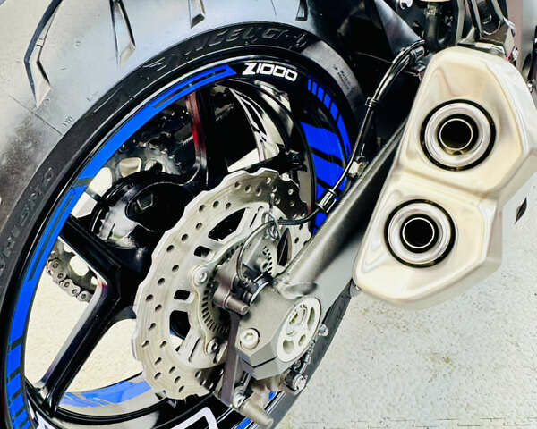 Белый Кавасаки Z 1000, объемом двигателя 1 л и пробегом 16 тыс. км за 12500 $, фото 15 на Automoto.ua