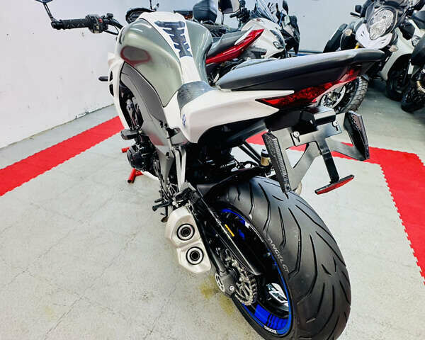 Белый Кавасаки Z 1000, объемом двигателя 1 л и пробегом 16 тыс. км за 12500 $, фото 29 на Automoto.ua
