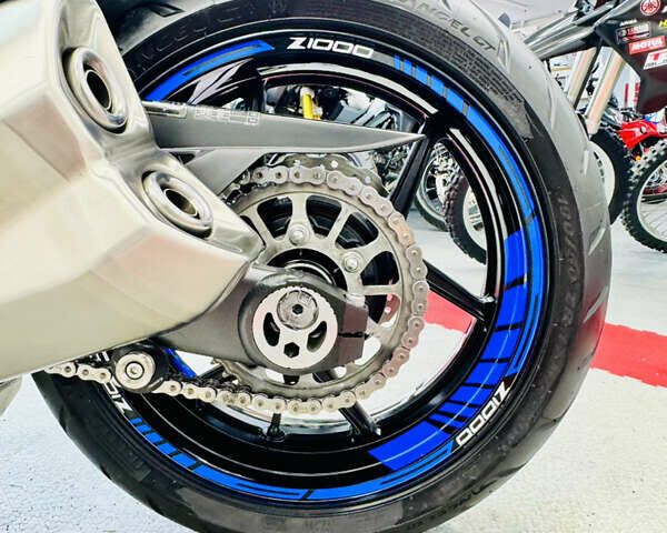 Белый Кавасаки Z 1000, объемом двигателя 1 л и пробегом 16 тыс. км за 12500 $, фото 17 на Automoto.ua