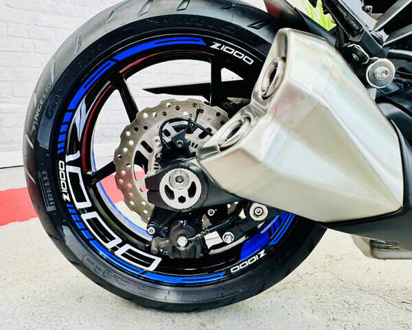 Белый Кавасаки Z 1000, объемом двигателя 1 л и пробегом 16 тыс. км за 12500 $, фото 14 на Automoto.ua