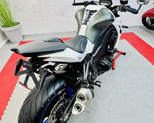 Белый Кавасаки Z 1000, объемом двигателя 1 л и пробегом 16 тыс. км за 12500 $, фото 4 на Automoto.ua
