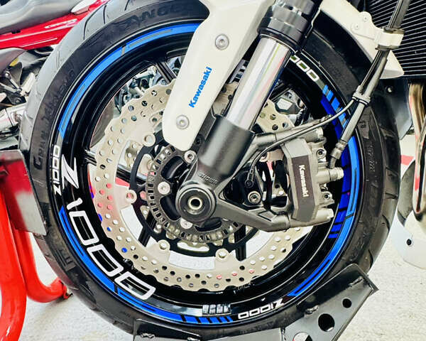 Белый Кавасаки Z 1000, объемом двигателя 1 л и пробегом 16 тыс. км за 12500 $, фото 12 на Automoto.ua