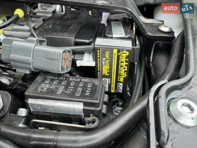 Черный Кавасаки Z 1000, объемом двигателя 1 л и пробегом 28 тыс. км за 7750 $, фото 17 на Automoto.ua