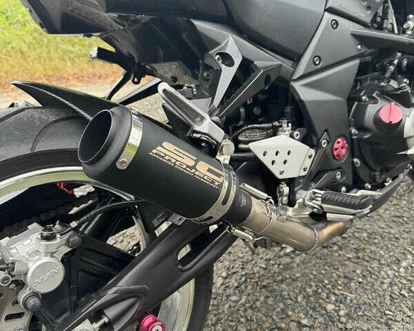 Черный Кавасаки Z 1000, объемом двигателя 1 л и пробегом 28 тыс. км за 7750 $, фото 6 на Automoto.ua