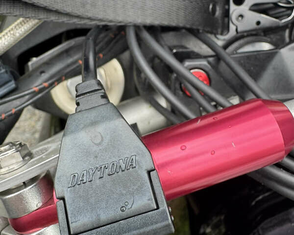 Черный Кавасаки Z 1000, объемом двигателя 1 л и пробегом 28 тыс. км за 7750 $, фото 11 на Automoto.ua