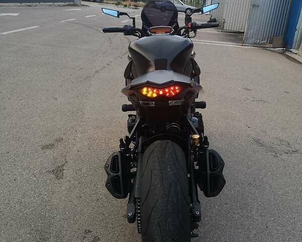 Черный Кавасаки Z 1000, объемом двигателя 1 л и пробегом 14 тыс. км за 9449 $, фото 4 на Automoto.ua