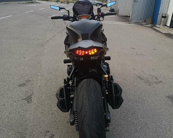 Черный Кавасаки Z 1000, объемом двигателя 1 л и пробегом 14 тыс. км за 9449 $, фото 2 на Automoto.ua