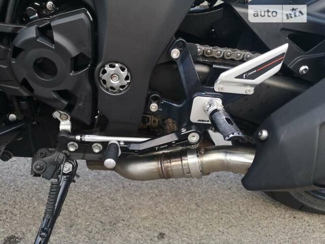 Черный Кавасаки Z 1000, объемом двигателя 1 л и пробегом 14 тыс. км за 9449 $, фото 12 на Automoto.ua