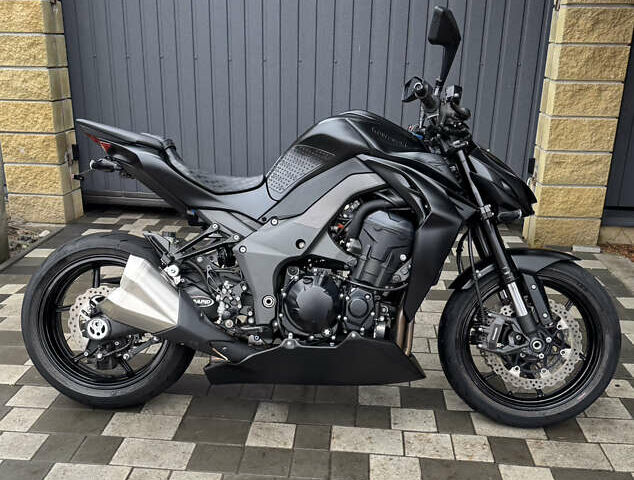 Черный Кавасаки Z 1000, объемом двигателя 1 л и пробегом 21 тыс. км за 12500 $, фото 3 на Automoto.ua