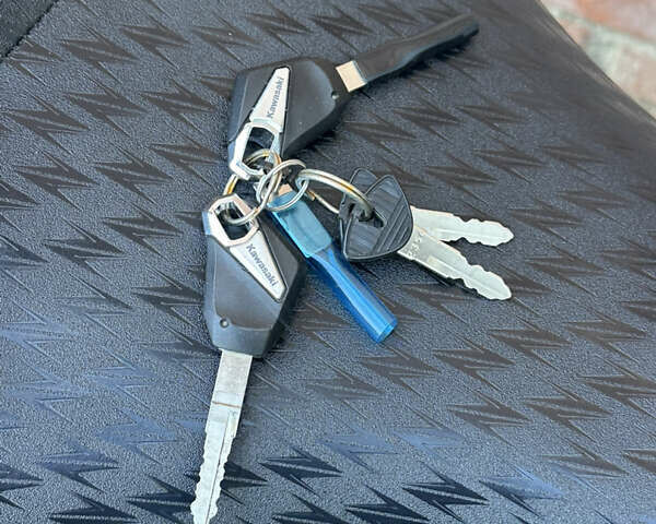 Кавасаки Z 1000, объемом двигателя 1 л и пробегом 29 тыс. км за 11400 $, фото 4 на Automoto.ua