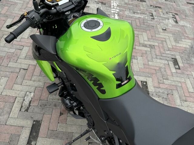 Кавасакі Z 1000, об'ємом двигуна 1 л та пробігом 0 тис. км за 9000 $, фото 5 на Automoto.ua