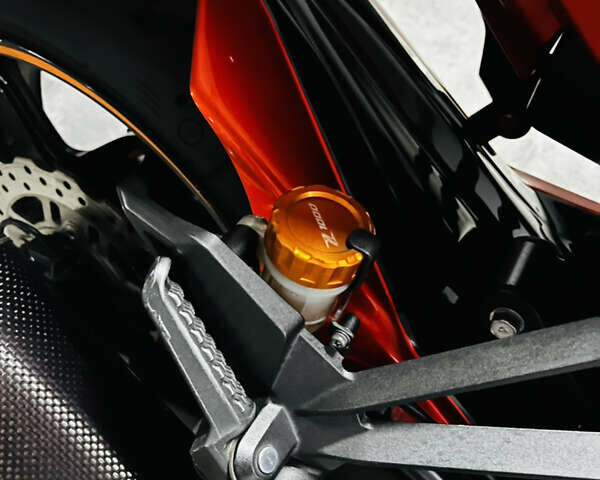 Оранжевый Кавасаки Z 1000, объемом двигателя 1.04 л и пробегом 35 тыс. км за 11500 $, фото 14 на Automoto.ua
