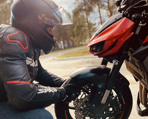 Оранжевый Кавасаки Z 1000, объемом двигателя 1.04 л и пробегом 35 тыс. км за 11500 $, фото 35 на Automoto.ua