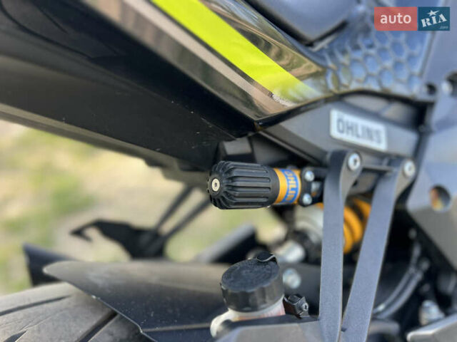 Черный Кавасаки Z 1000SX, объемом двигателя 1.04 л и пробегом 16 тыс. км за 13000 $, фото 11 на Automoto.ua