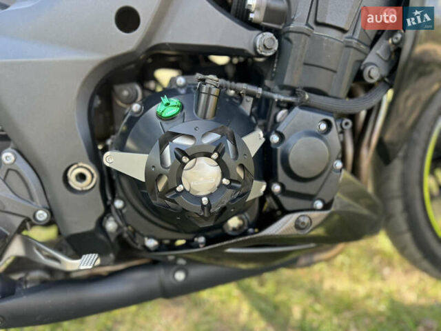 Черный Кавасаки Z 1000SX, объемом двигателя 1.04 л и пробегом 16 тыс. км за 13000 $, фото 13 на Automoto.ua