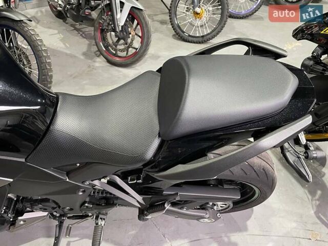 Черный Кавасаки Z 1000SX, объемом двигателя 1 л и пробегом 7 тыс. км за 16000 $, фото 7 на Automoto.ua