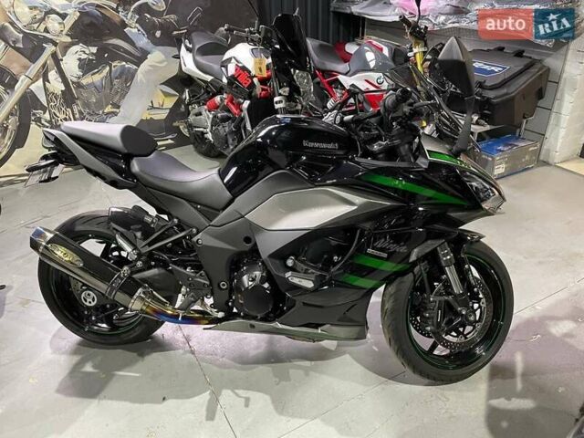 Черный Кавасаки Z 1000SX, объемом двигателя 1 л и пробегом 7 тыс. км за 16000 $, фото 2 на Automoto.ua