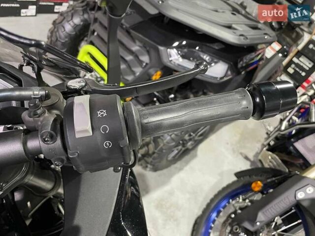 Черный Кавасаки Z 1000SX, объемом двигателя 1 л и пробегом 7 тыс. км за 16000 $, фото 4 на Automoto.ua