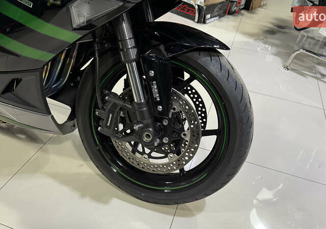 Черный Кавасаки Z 1000SX, объемом двигателя 1 л и пробегом 7 тыс. км за 16000 $, фото 16 на Automoto.ua