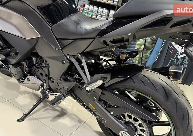 Черный Кавасаки Z 1000SX, объемом двигателя 1 л и пробегом 7 тыс. км за 16000 $, фото 13 на Automoto.ua